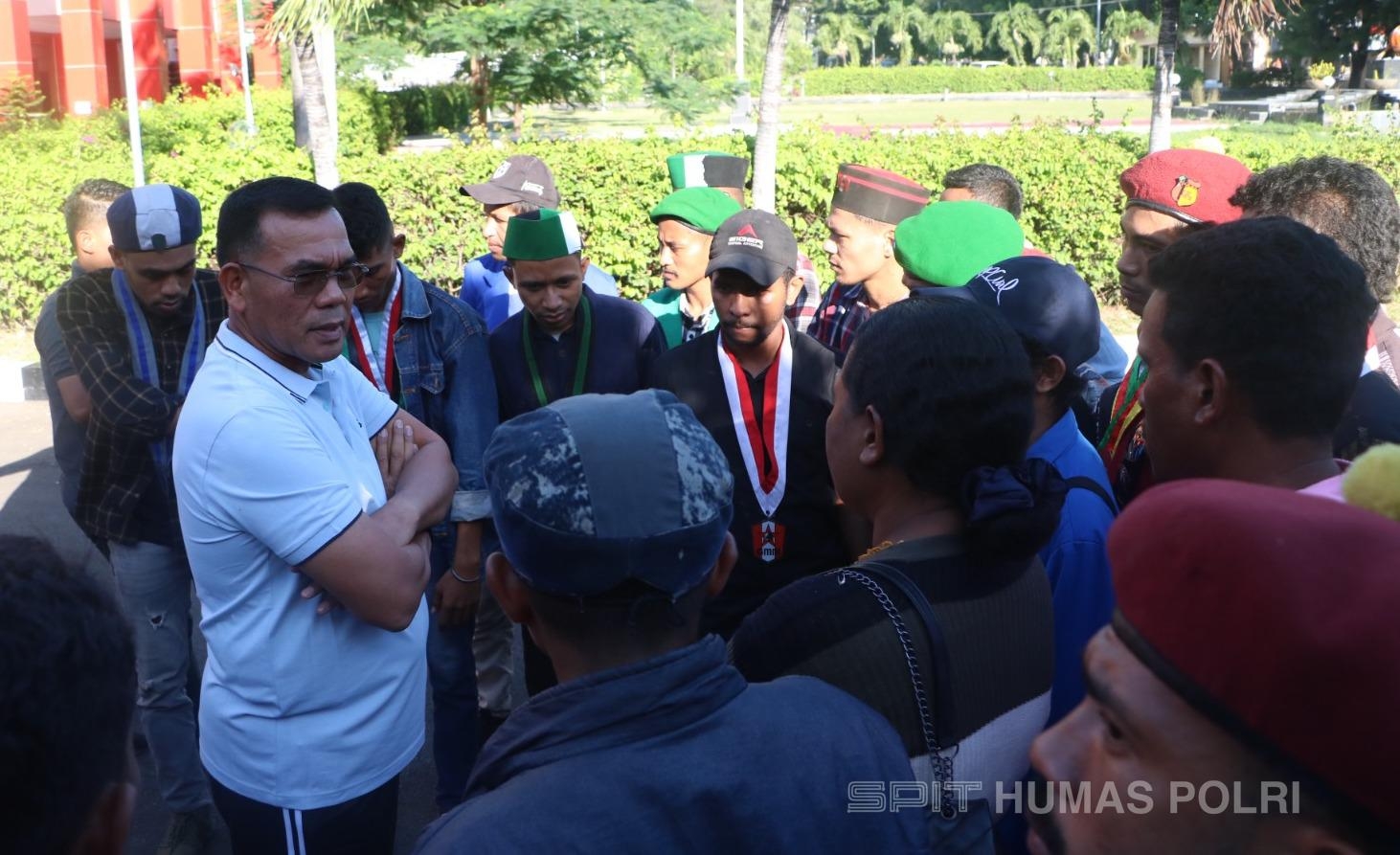 Kapolda NTT Terima Audiensi dari Kelompok Unjuk Rasa di Kota Kupang
