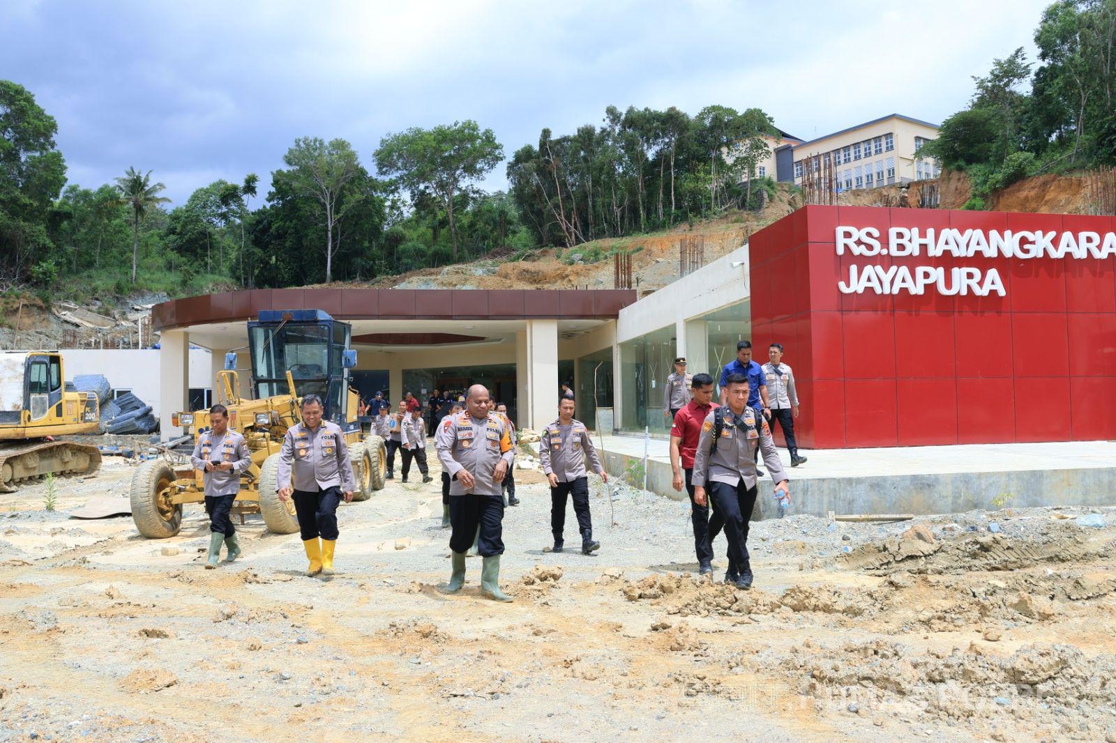 Kapolda Papua Tinjau Pembangunan Pengembangan Rumah Sakit Bhayangkara Tk. II Jayapura
