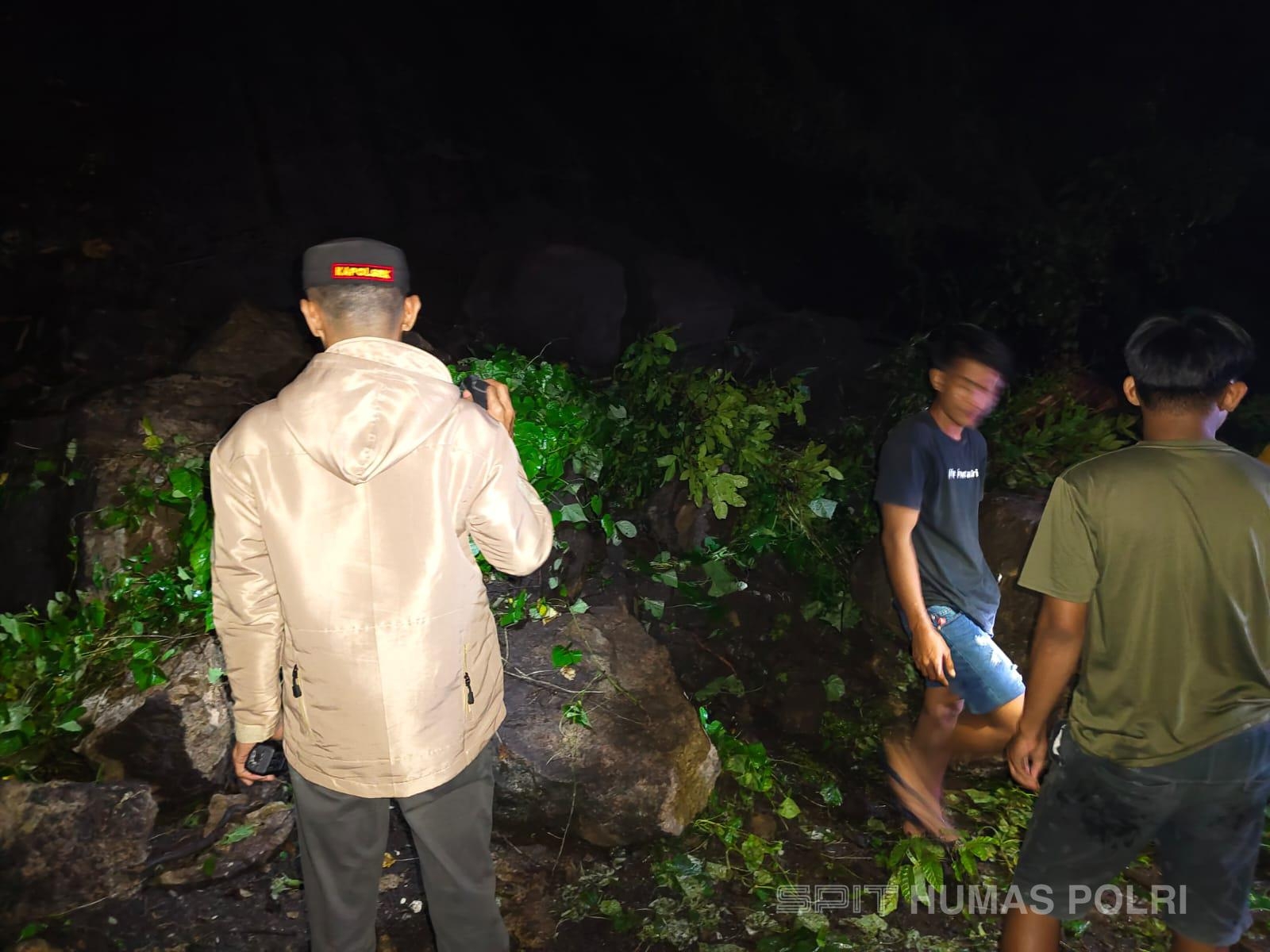 Macet Panjang Akibat Longsor di Mallawa, Polisi Imbau Warga Tunda Perjalanan