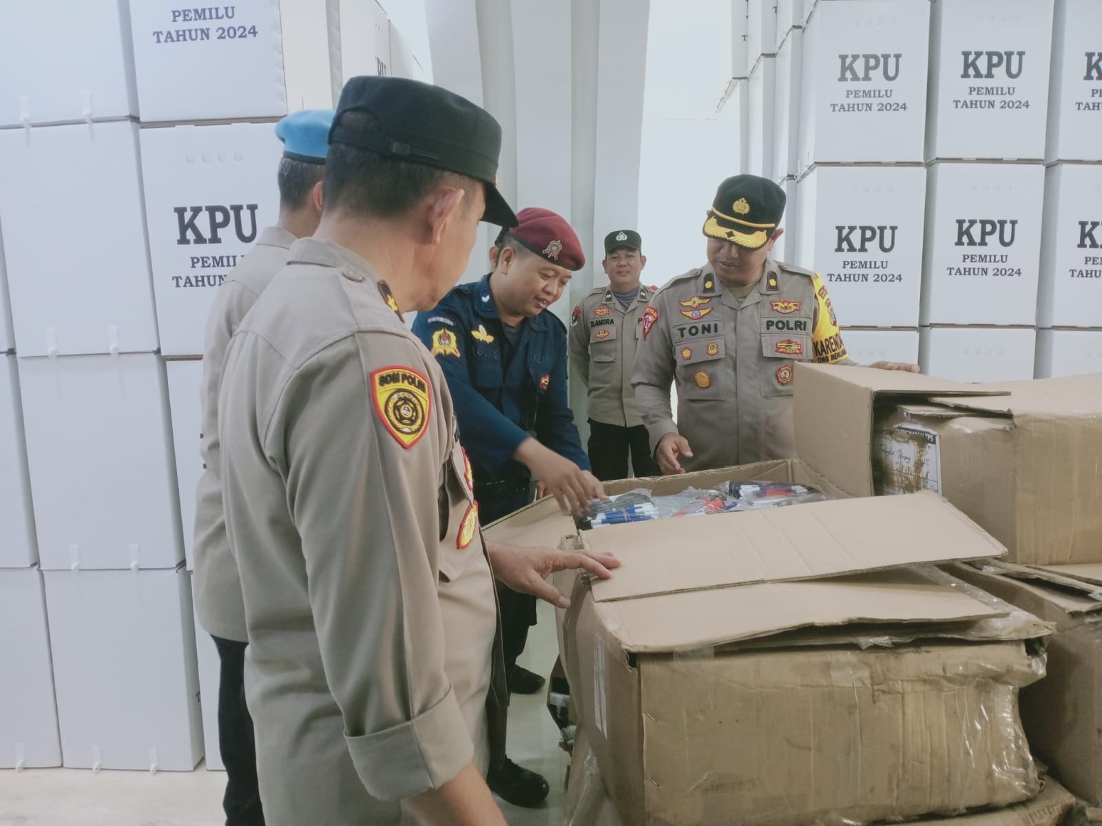 Pastikan Keamanan Logistik Pemilu, Polresta Pangkalpinang Cek Gudang KPU
