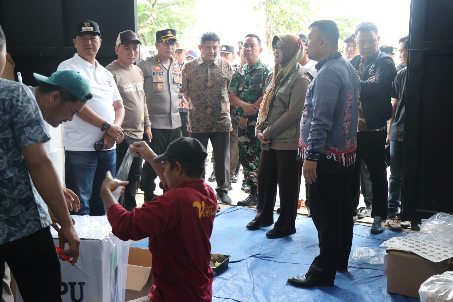 Pengecekan Gudang Pemilu Lampung Barat