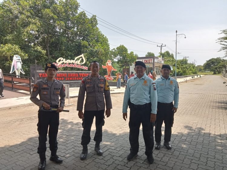 Polsek Semarang Barat Perkuat Pengamanan di Grand Maerokoco Libur Lebaran