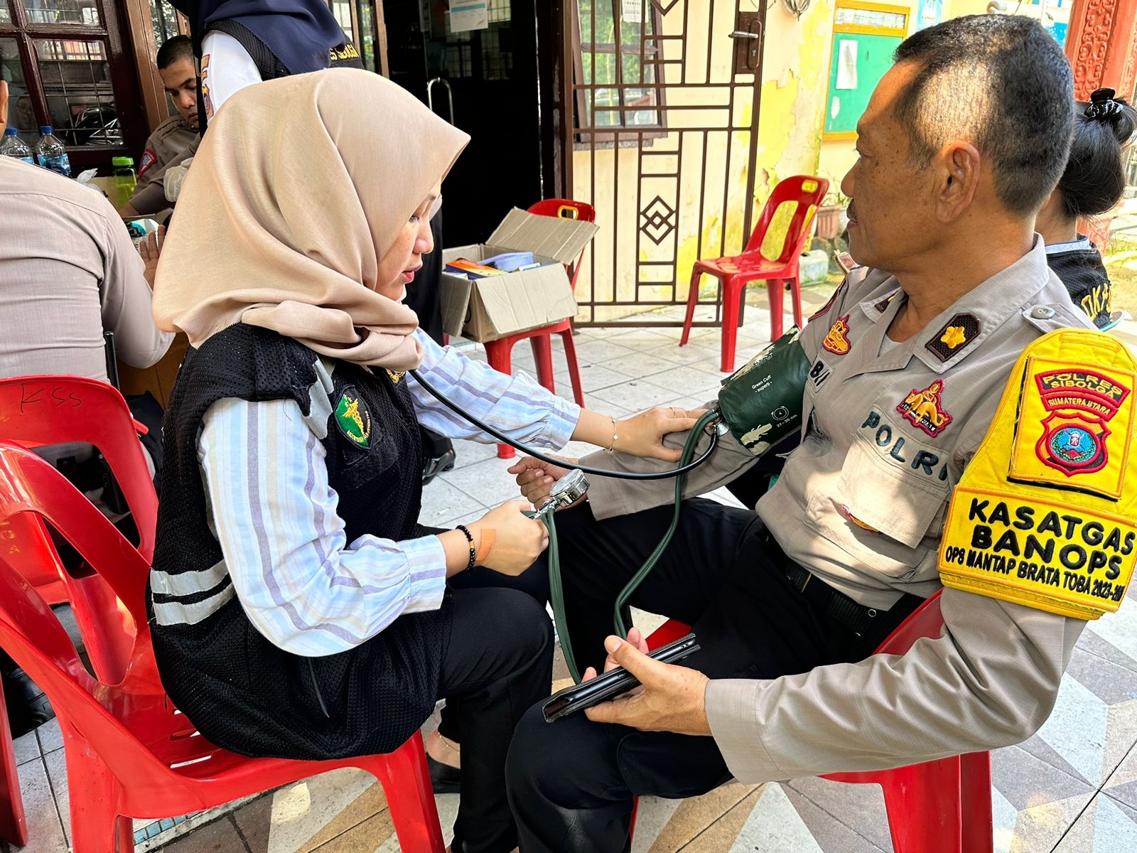 Setelah Personil Melaksanakan Pengamanan TPS, Tim Kesehatan Polres Sibolga Laksanakan Rikkes