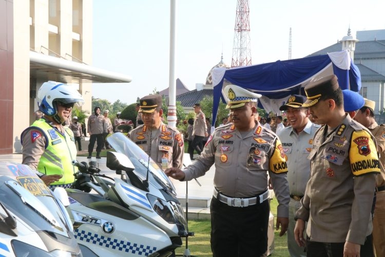 Dirlantas Polda Jateng Pimpin Gelar Pasukan Operasi Zebra Candi 2023