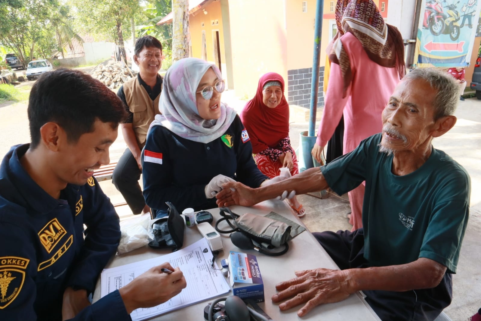 Dokkes Polres Ciamis Gelar Bakti Kesehatan ke Warga di Kelurahan Sindangrasa Ciamis